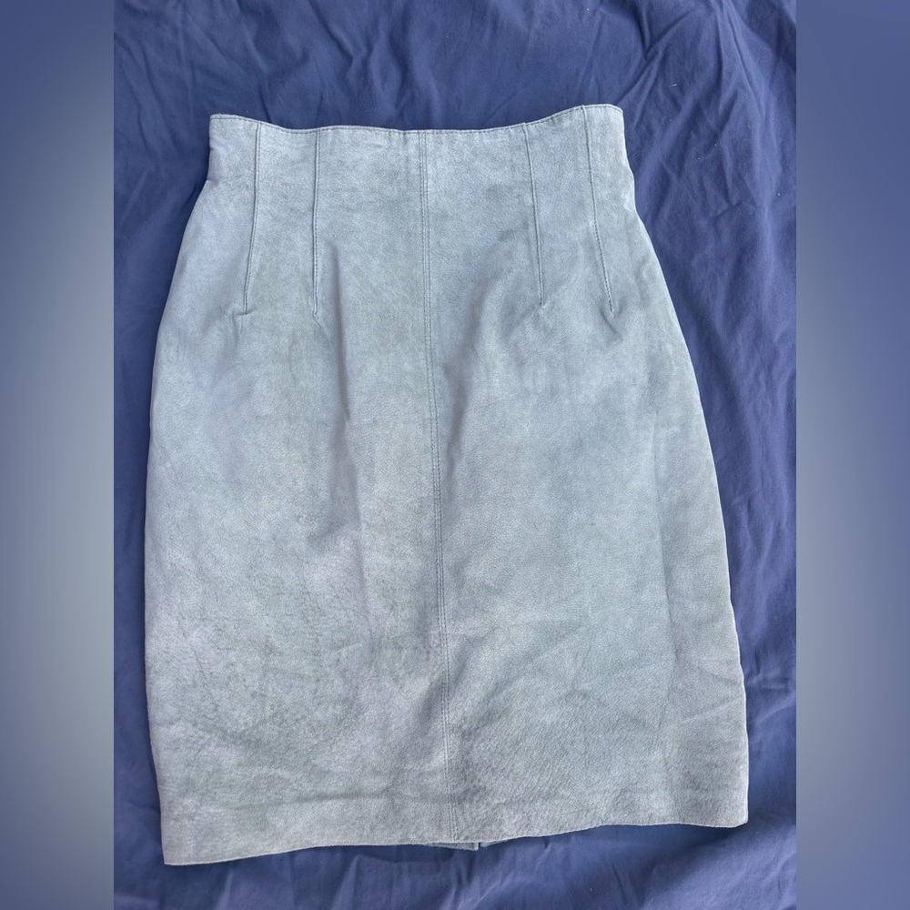 Beautiful Vintage Dana Brooke green suede pencil skirt  size 6